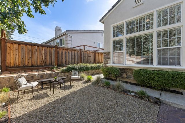 862 E Angela St, Pleasanton, CA 94566