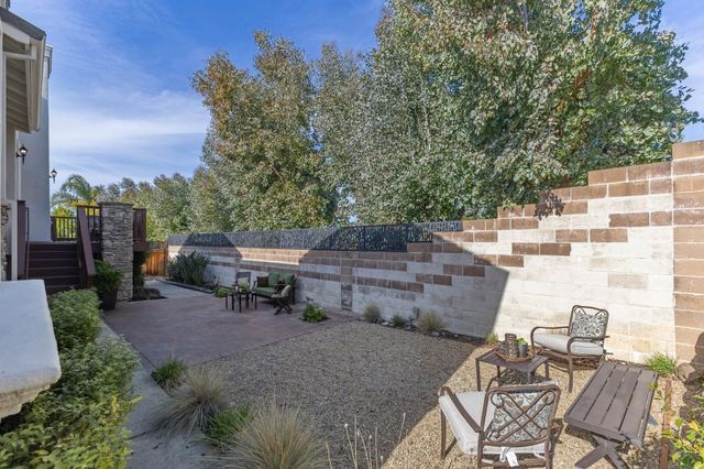 862 E Angela St, Pleasanton, CA 94566