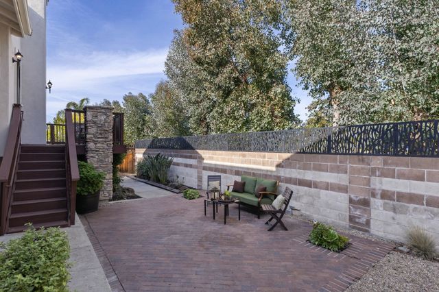 862 E Angela St, Pleasanton, CA 94566