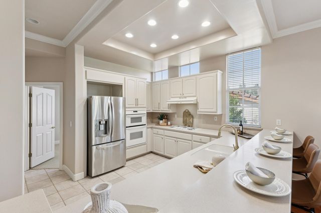 862 E Angela St, Pleasanton, CA 94566