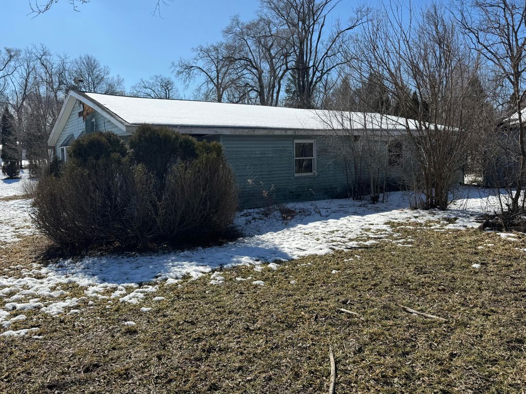 8921 S Main Street, Ora, IN 46968