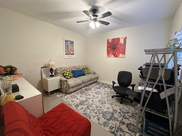 9809 Richmond Ave, Unit J-12, Houston, TX 77042