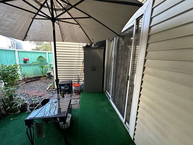 9809 Richmond Ave, Unit J-12, Houston, TX 77042