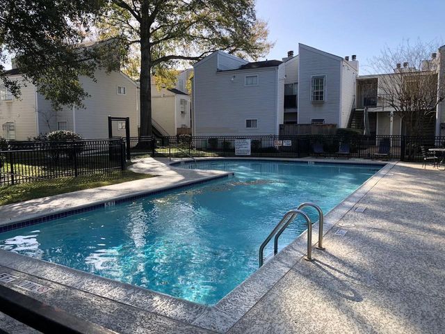 9809 Richmond Ave, Unit J-12, Houston, TX 77042