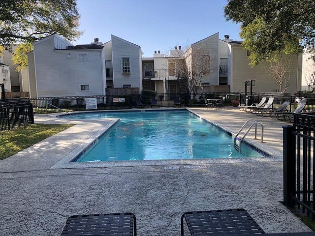9809 Richmond Ave, Unit J-12, Houston, TX 77042