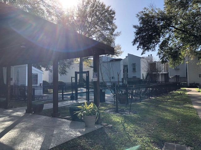 9809 Richmond Ave, Unit J-12, Houston, TX 77042