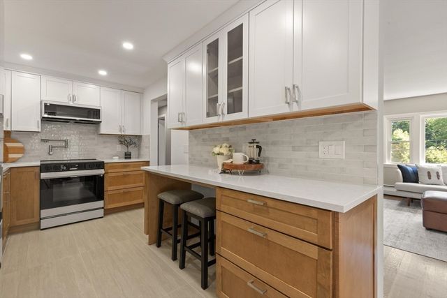 62 Edgewood Rd, Concord, MA 01742
