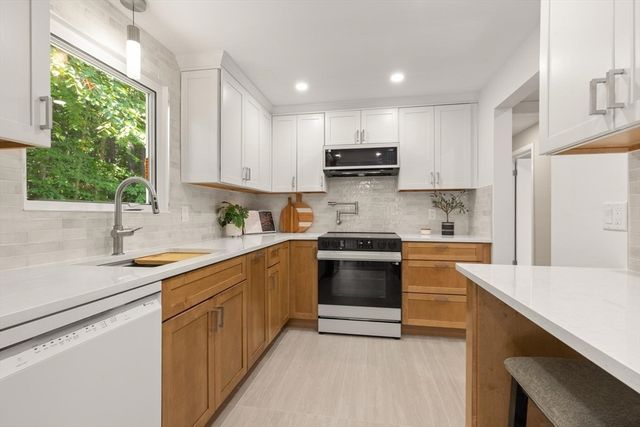62 Edgewood Rd, Concord, MA 01742