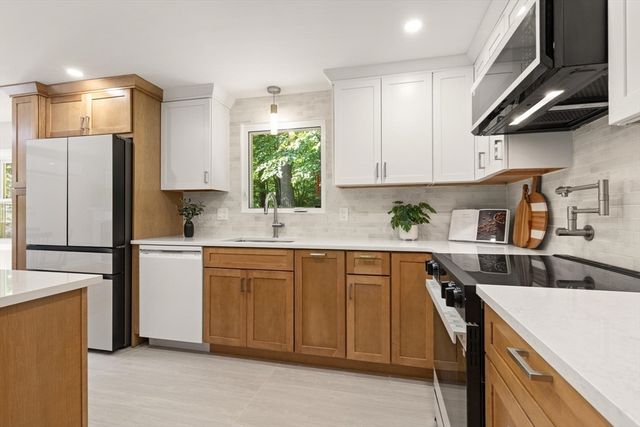 62 Edgewood Rd, Concord, MA 01742