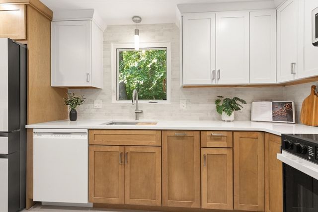 62 Edgewood Rd, Concord, MA 01742