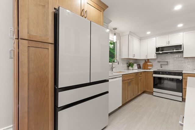 62 Edgewood Rd, Concord, MA 01742