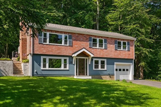 62 Edgewood Rd, Concord, MA 01742