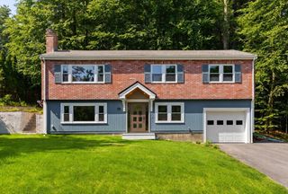62 Edgewood Rd, Concord, MA 01742