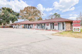 417 NE Evangeline Thruway, Lafayette, LA 70501