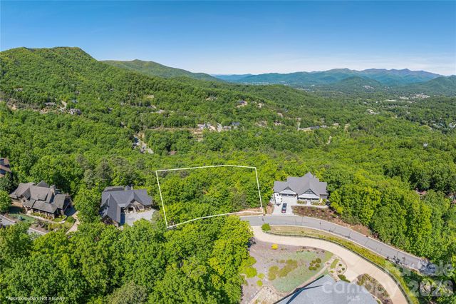 146 Settings Boulevard, Black Mountain, NC 28711