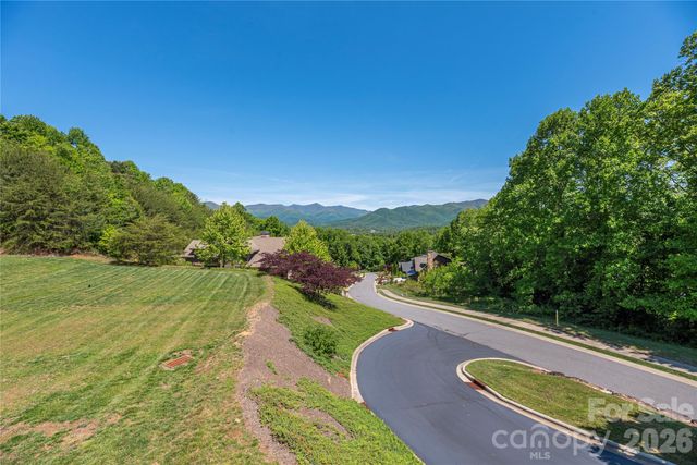146 Settings Boulevard, Black Mountain, NC 28711
