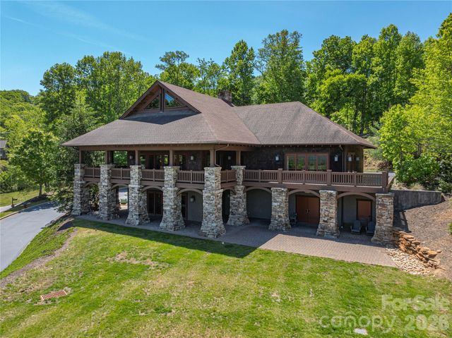 146 Settings Boulevard, Black Mountain, NC 28711