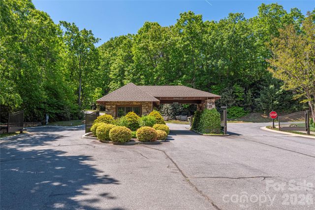 146 Settings Boulevard, Black Mountain, NC 28711