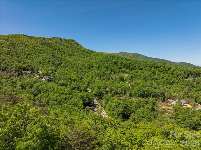 146 Settings Boulevard, Black Mountain, NC 28711
