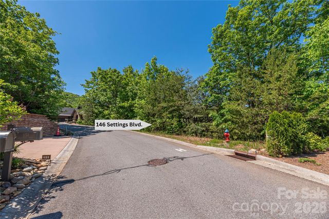146 Settings Boulevard, Black Mountain, NC 28711