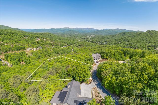 146 Settings Boulevard, Black Mountain, NC 28711