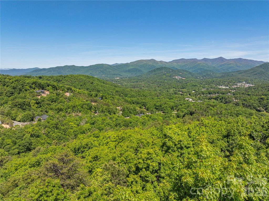 146 Settings Boulevard, Black Mountain, NC 28711