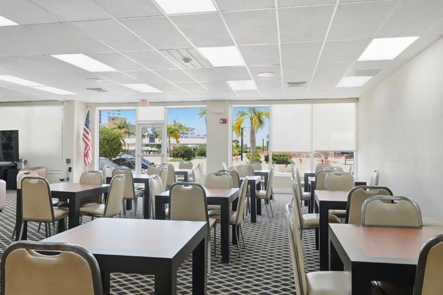 1865 S OCEAN Drive 16H, Hallandale Beach, FL 33009