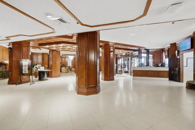 1865 S OCEAN Drive 16H, Hallandale Beach, FL 33009
