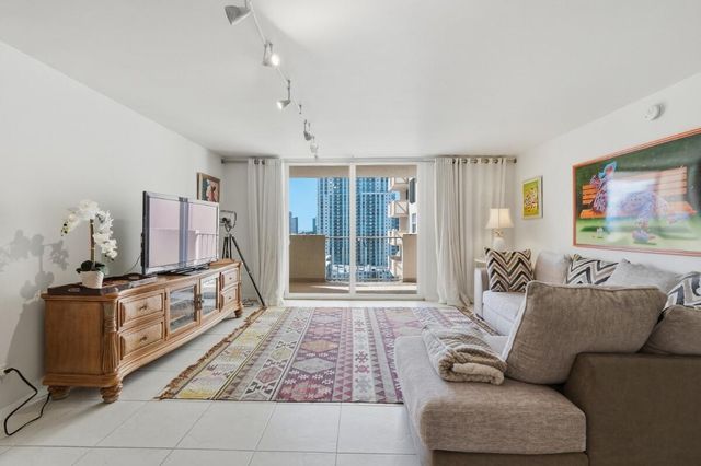 1865 S OCEAN Drive 16H, Hallandale Beach, FL 33009