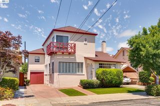 1017 Pearl St, Alameda, CA 94501