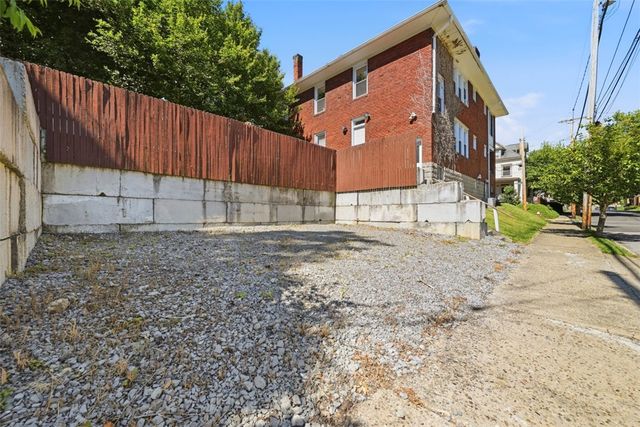 160-162 Watkins Ave, Bellevue, PA 15202