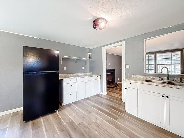 1880 CR 422, Lake Panasoffkee, FL 33538