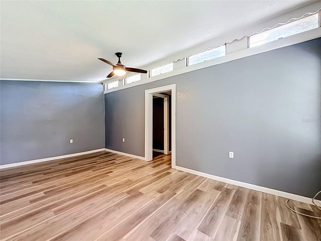 1880 CR 422, Lake Panasoffkee, FL 33538