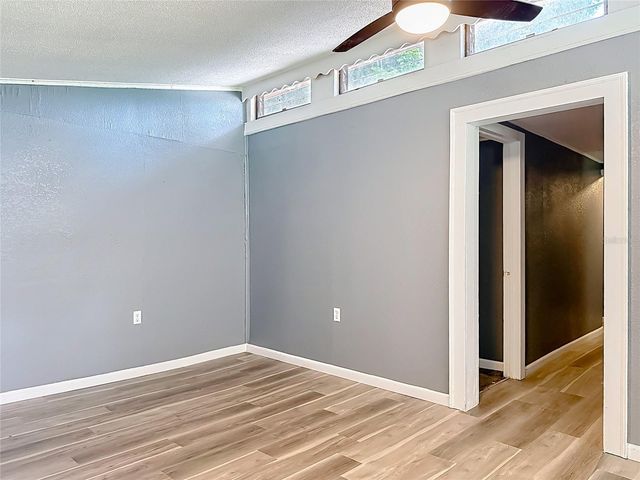 1880 CR 422, Lake Panasoffkee, FL 33538