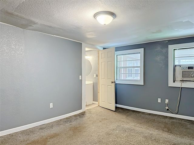 1880 CR 422, Lake Panasoffkee, FL 33538