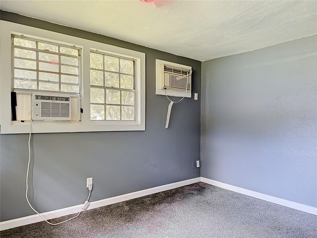 1880 CR 422, Lake Panasoffkee, FL 33538