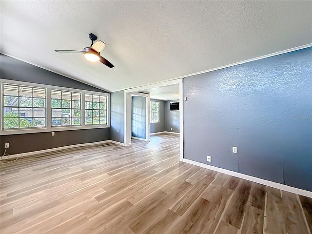 1880 CR 422, Lake Panasoffkee, FL 33538