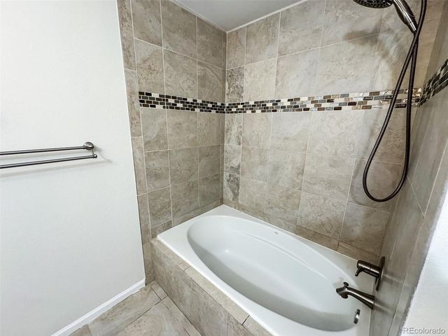 6640 S Heritage Pl W, Centennial, CO 80111