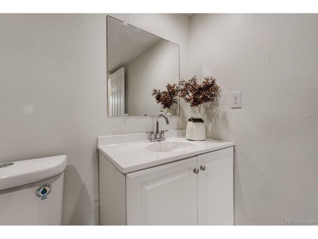 6640 S Heritage Pl W, Centennial, CO 80111