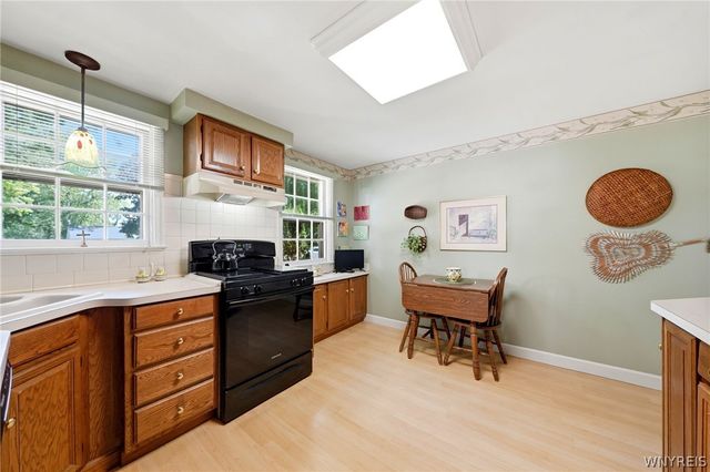 4290 Wildwood Dr, Clarence, NY 14221