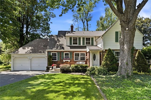 4290 Wildwood Dr, Clarence, NY 14221