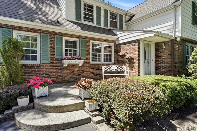 4290 Wildwood Dr, Clarence, NY 14221