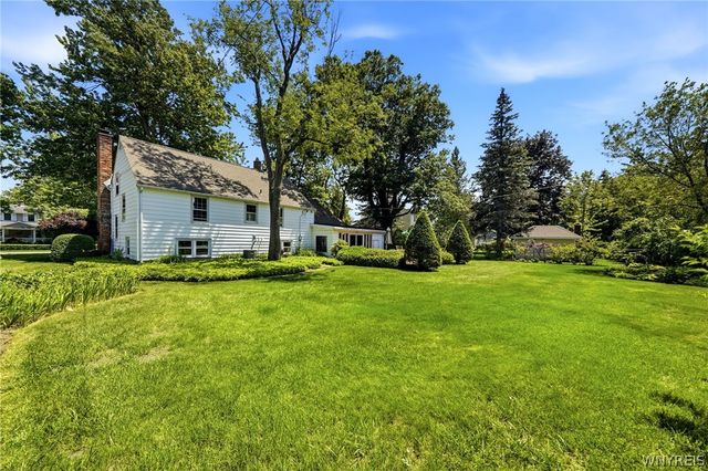 4290 Wildwood Dr, Clarence, NY 14221