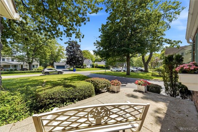 4290 Wildwood Dr, Clarence, NY 14221