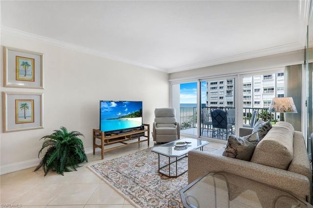 3443 Gulf Shore N BLVD N 313, Naples, FL 34103