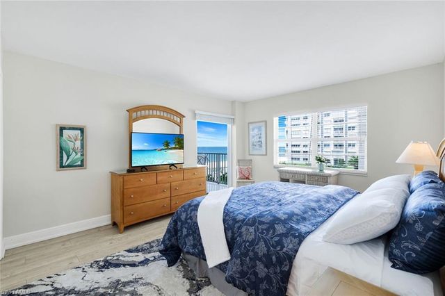 3443 Gulf Shore N BLVD N 313, Naples, FL 34103
