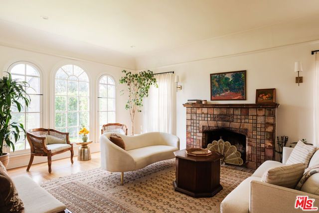 306 S Orange Drive, Los Angeles, CA 90036