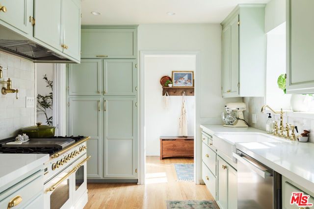 306 S Orange Drive, Los Angeles, CA 90036