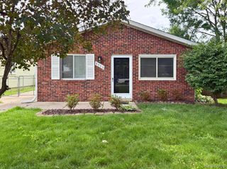 8468 Beatrice, Westland, MI 48185