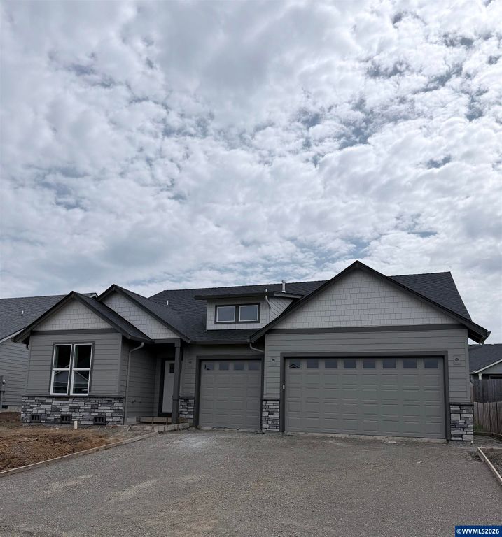 462 NE Cedar St, Sublimity, OR 97385